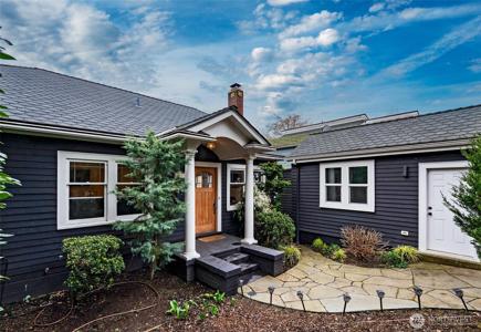 900 Emerson