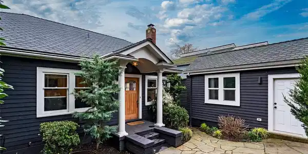 900 Emerson