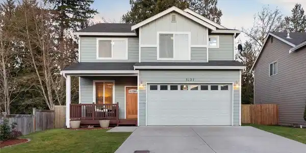 3127 74th Drive NE