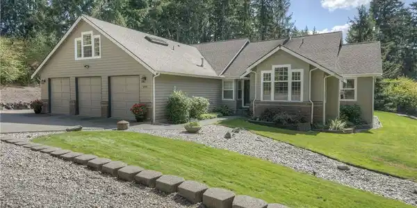 6917 Stanfield SE