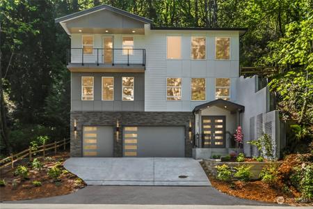1607 Lake Sammamish SE