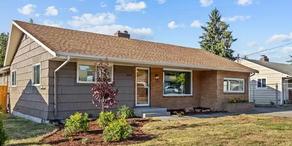 3046 S 200th