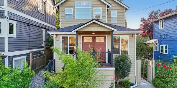 7343 19th NE