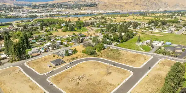 3229 Chadwick  (Lot 33)