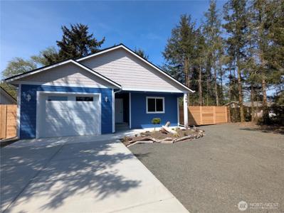 384 Lake Bay SE