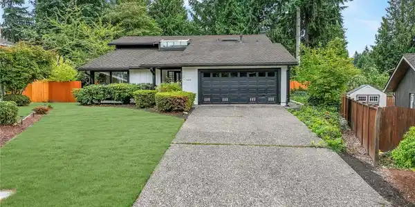 3418 103rd SE