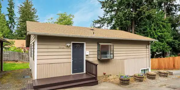 19708 North Park N
