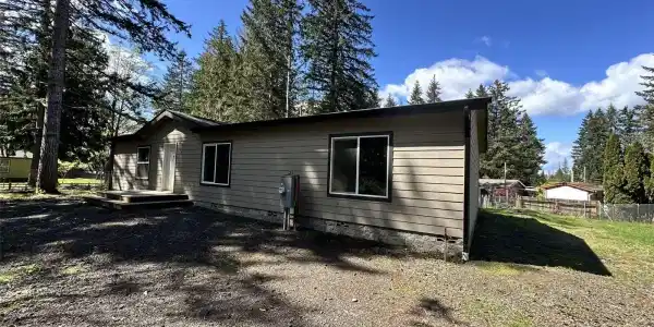 21 E Eastlake Dr