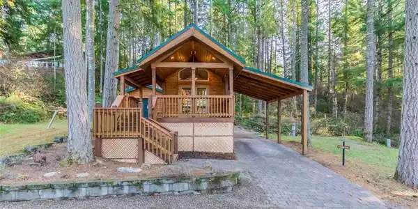 1546 Reservation SE
