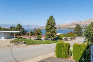 415 Lake