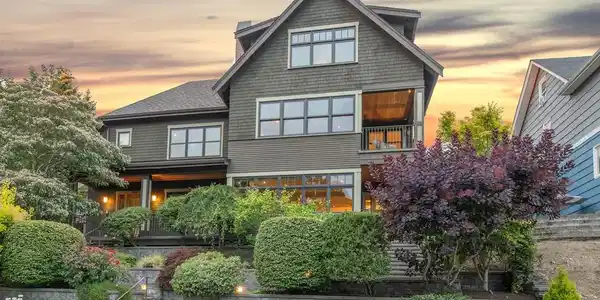 & 7660 E Green Lake Avenue N