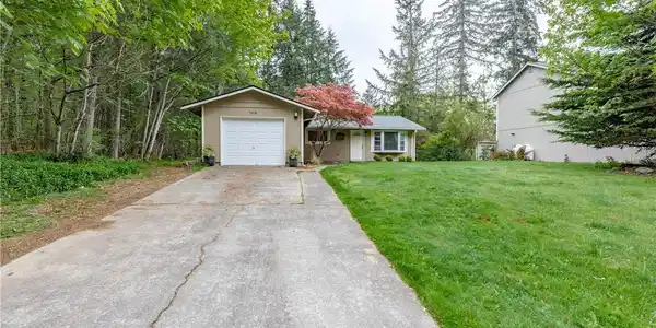 7618 Kittiwake Drive SE