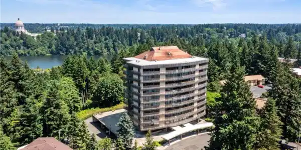 1910 Evergreen Park SW