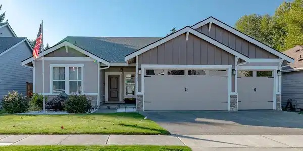 5223 Emerald SE