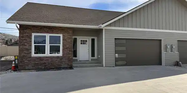 212 Solomon NW