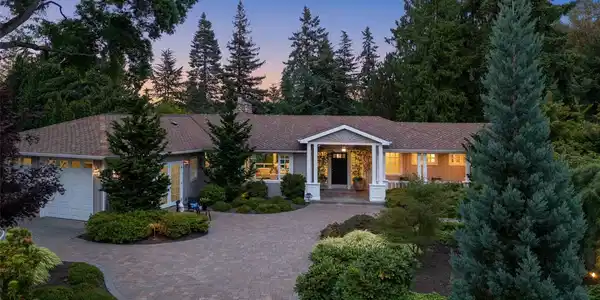 3204 Evergreen Point