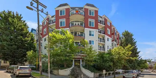 232 Belmont E