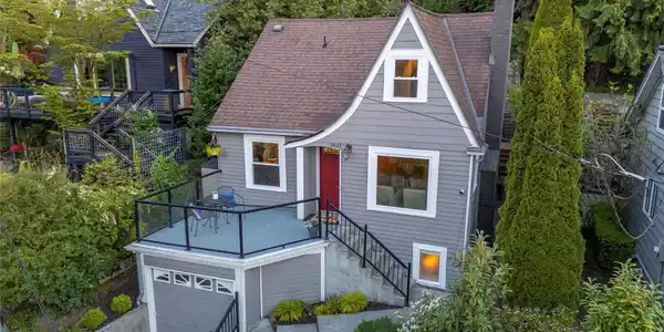 2423 Everett E