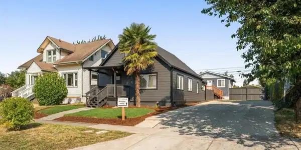 2133 Cushman