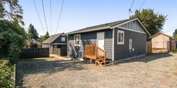 2135 Cushman