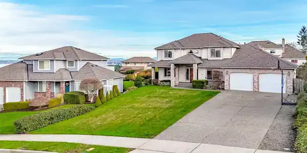 2201 Hillside NE