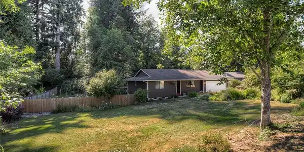 Hollis Drive SE