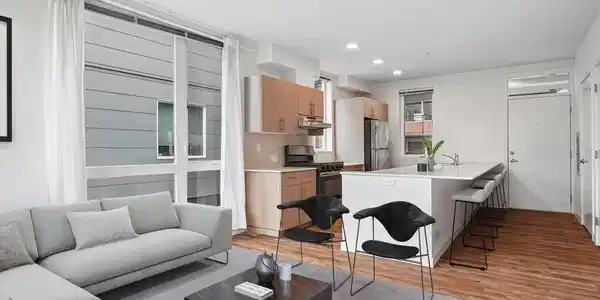 121 12th E