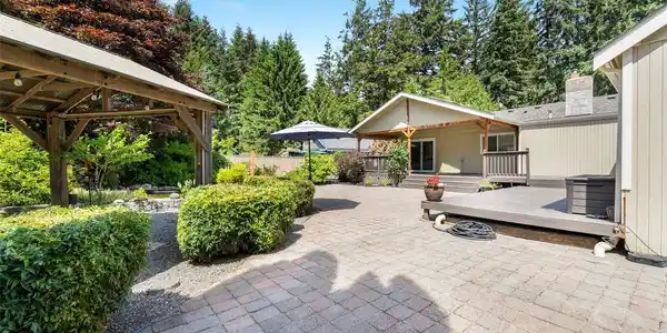 1918 Lake Stickney Dr