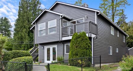 8803 15th NE
