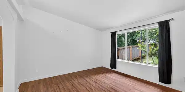 Image 4 Image 4