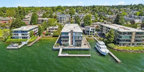 6421 Lake Washington NE