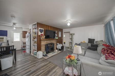 720 Woodberry