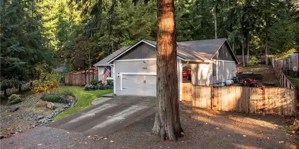 17616 Beachside SE