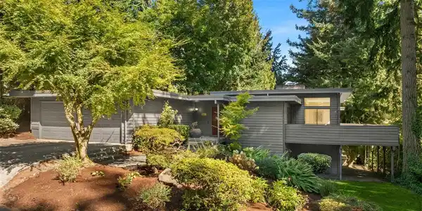 6920 94th SE