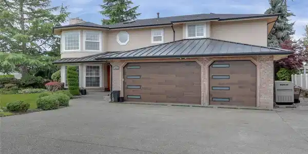 3414 204th E