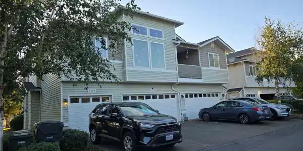 1373 Hudson