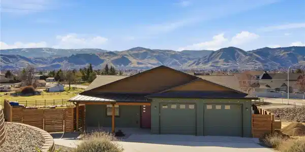 224 Chinook Way