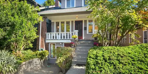 3418 Densmore N