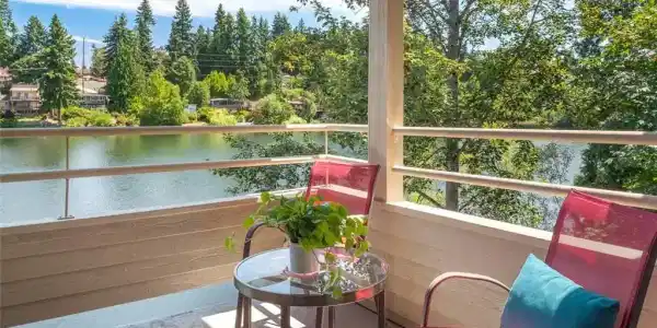 19524 Echo Lake N