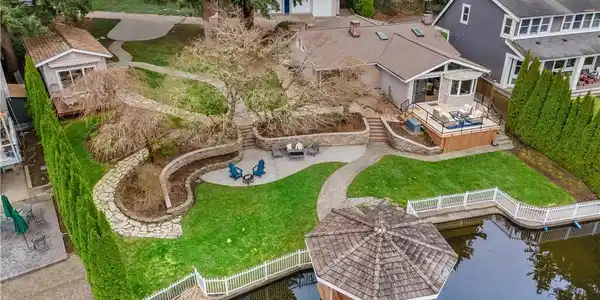 3611 Ames Lake NE