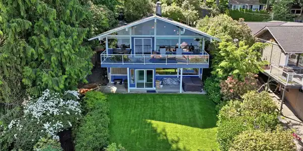 2109 Lake Roesiger