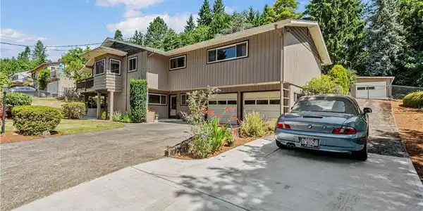 2331 Hills Dr.