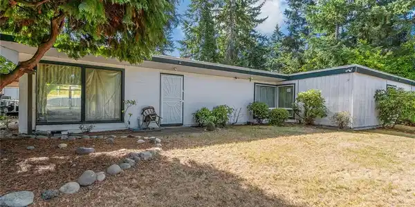 9202 Westmont SW
