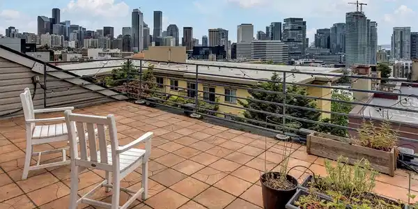 712 Denny