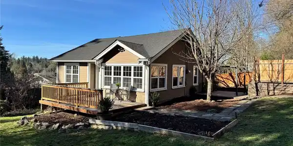 10521 Lake View