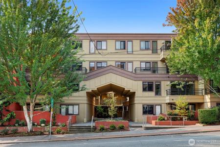 3401 Wallingford N