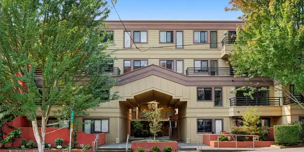3401 Wallingford N