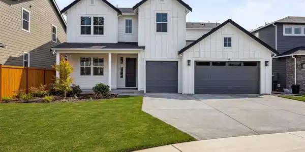 2209 Oak Court