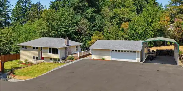 18415 9th E