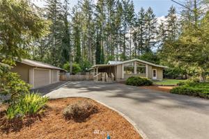 301 E ANNAS Way